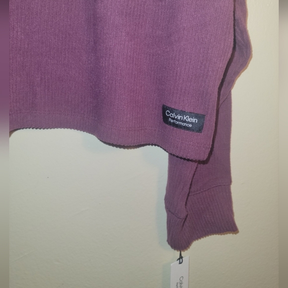 Calvin Klein Performance Ribbed Long-Sleeve Turtleneck Burgundy Size (XL) - Picture 4 of 4